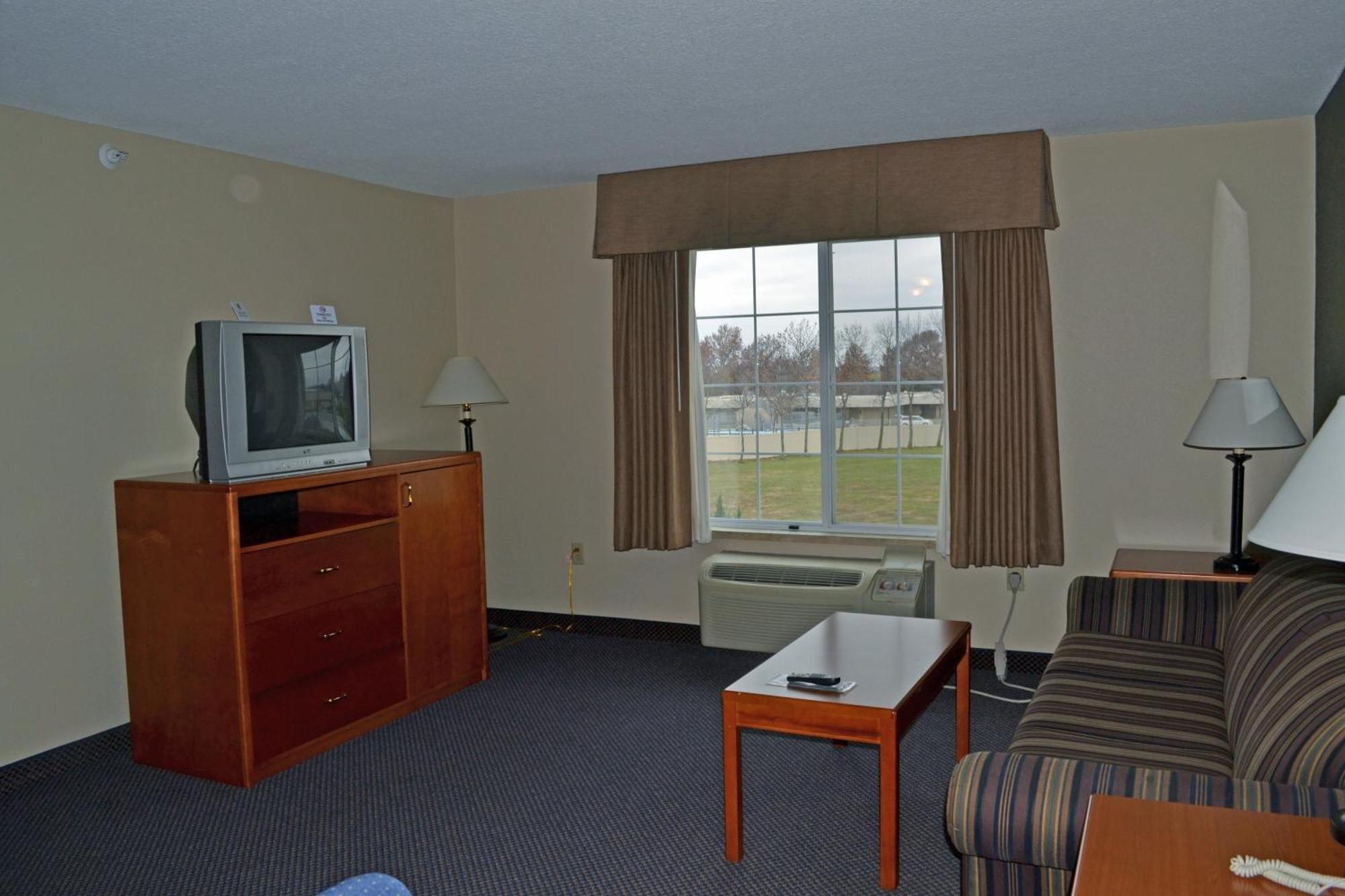Paola Inn And Suites 部屋 写真