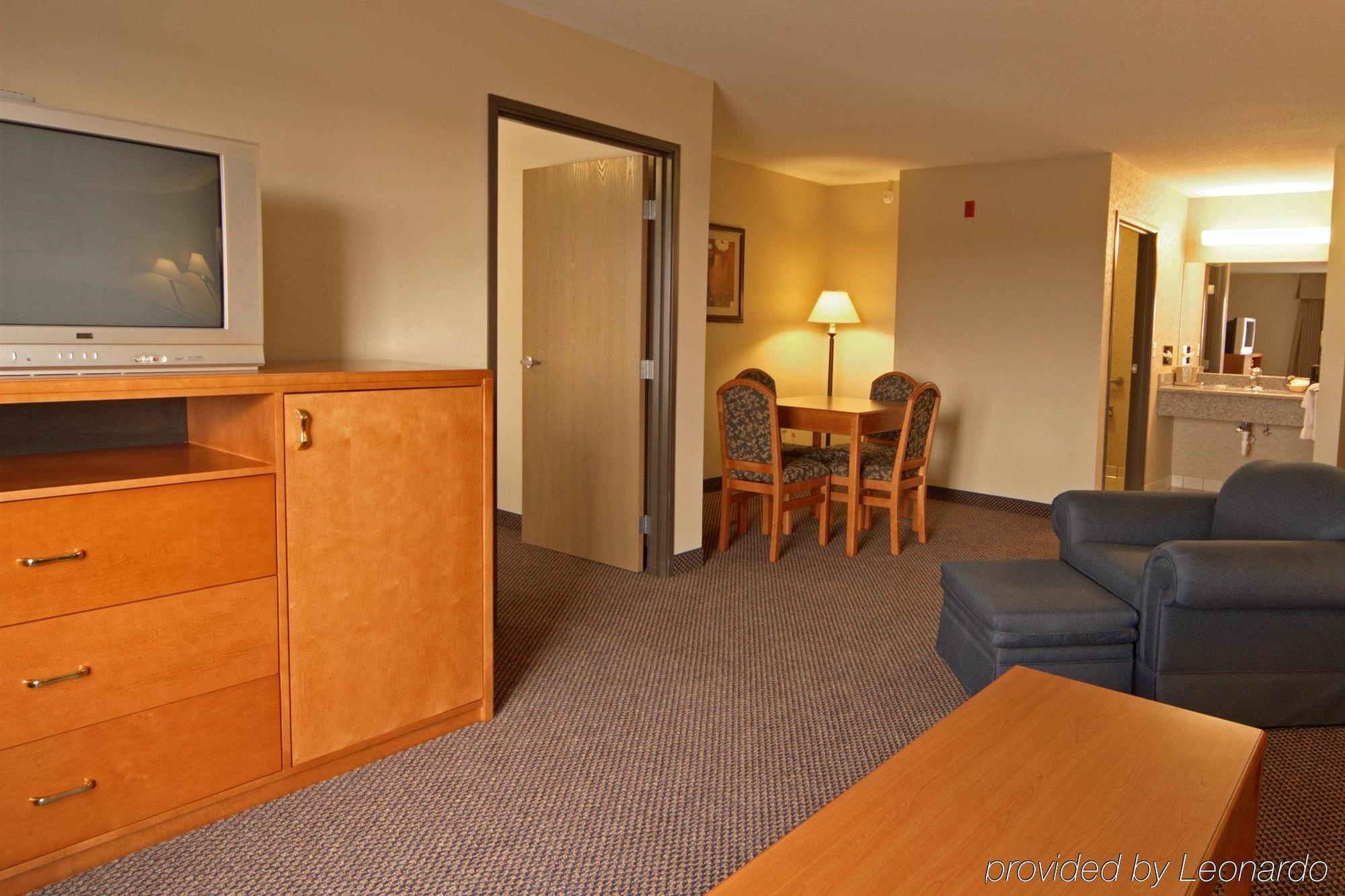 Paola Inn And Suites 部屋 写真