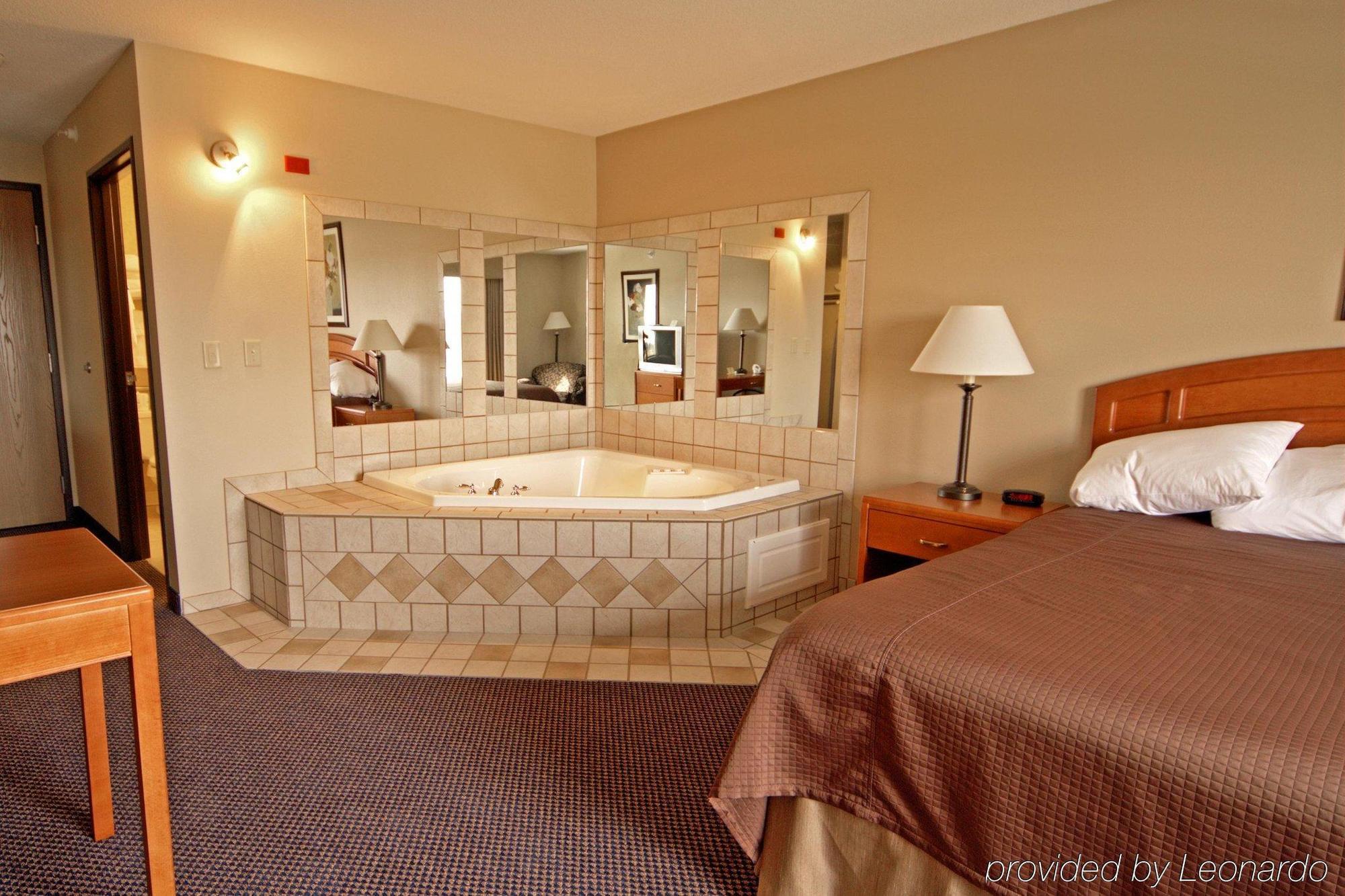 Paola Inn And Suites 部屋 写真