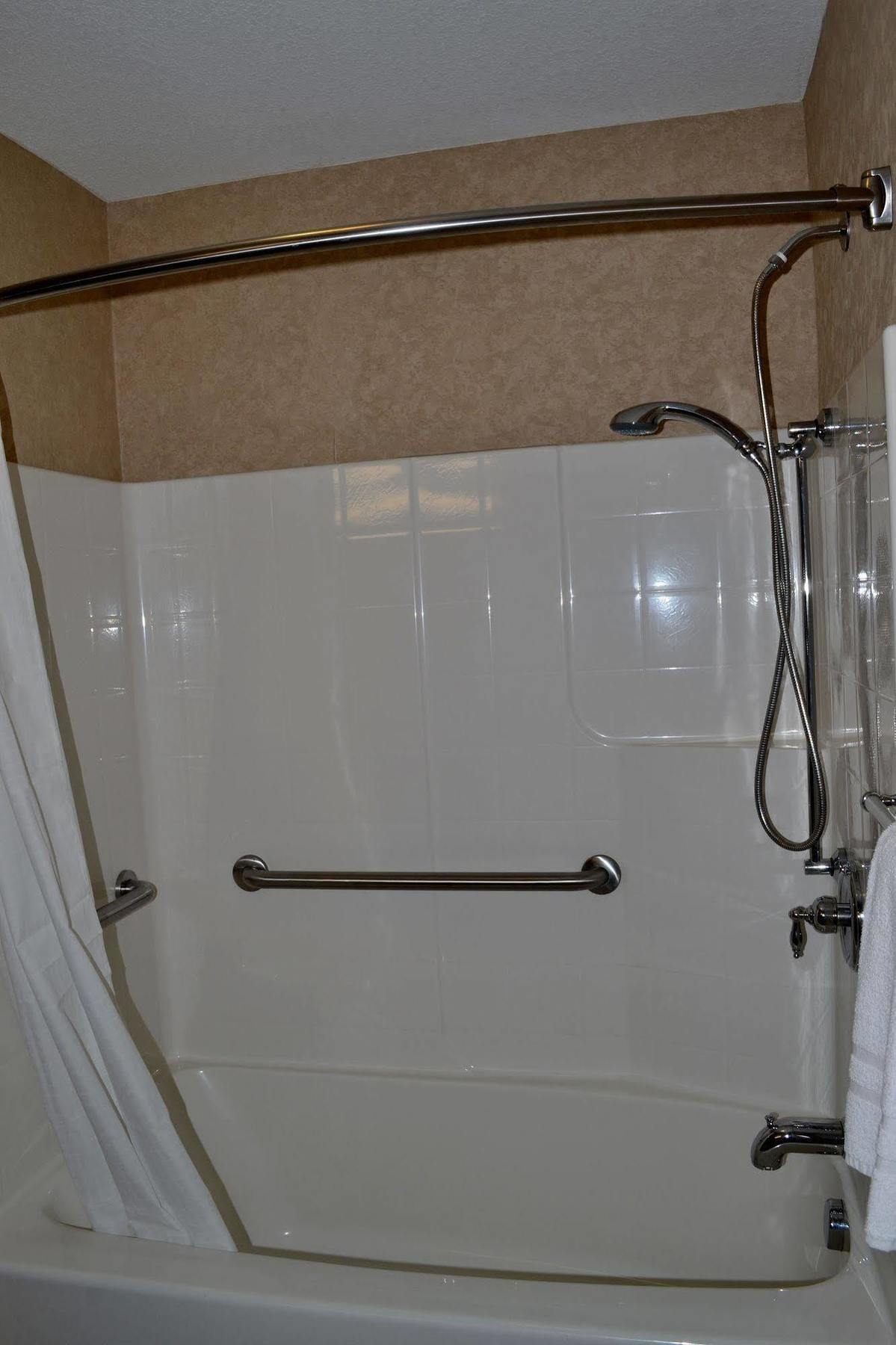 Paola Inn And Suites エクステリア 写真